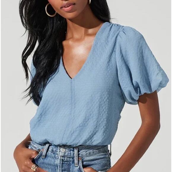 ASTR Revolve Bubble Sleeve Gauze Top Blue Size XS Tie Back Pastel Fairy Preppy - Picture 1 of 10